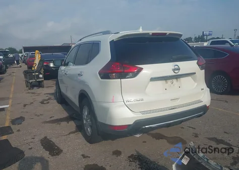 2018 Nissan Rogue Sv z USA, uszkodzony, nr VIN 5N1AT2MT3JC742545